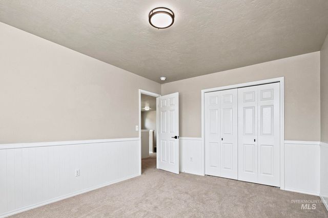 2890 NW 11th Avenue, Meridian, ID 83646