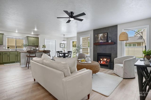 2890 NW 11th Avenue, Meridian, ID 83646