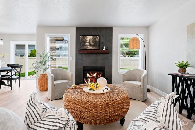 2890 NW 11th Avenue, Meridian, ID 83646