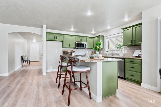 2890 NW 11th Avenue, Meridian, ID 83646