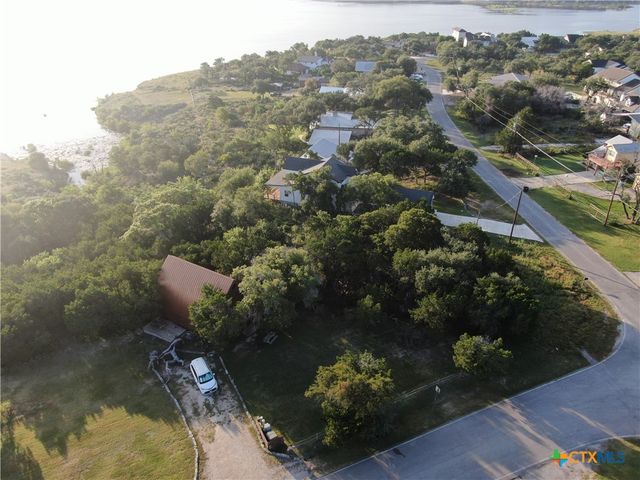 2111 Lakeview Drive, Canyon Lake, TX 78133