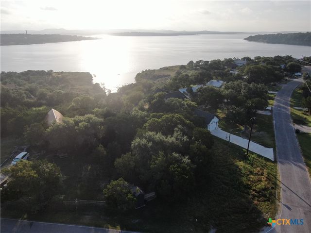 2111 Lakeview Drive, Canyon Lake, TX 78133