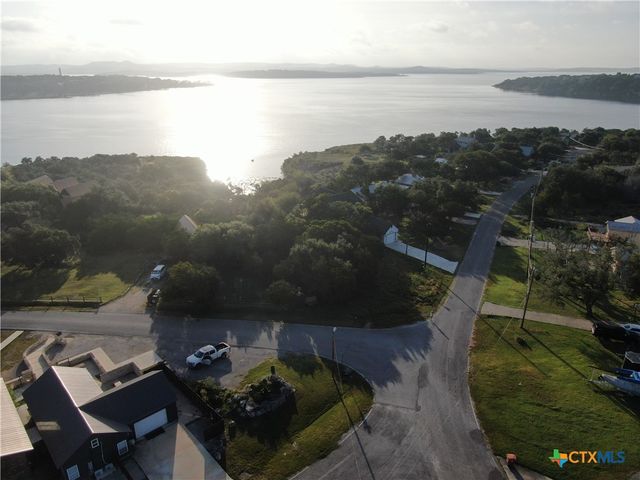 2111 Lakeview Drive, Canyon Lake, TX 78133