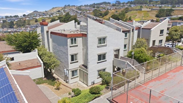 5017 Palmetto Avenue 62, Pacifica, CA 94044