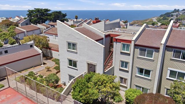 5017 Palmetto Avenue 62, Pacifica, CA 94044