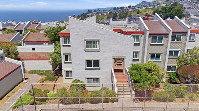 5017 Palmetto Avenue 62, Pacifica, CA 94044