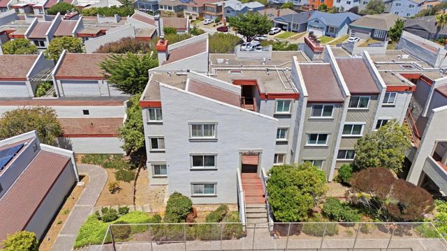 5017 Palmetto Avenue 62, Pacifica, CA 94044