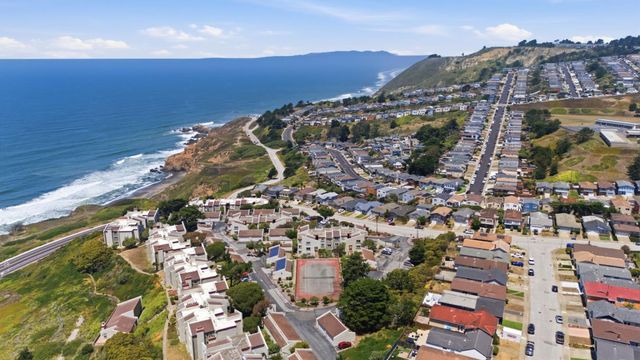 5017 Palmetto Avenue 62, Pacifica, CA 94044