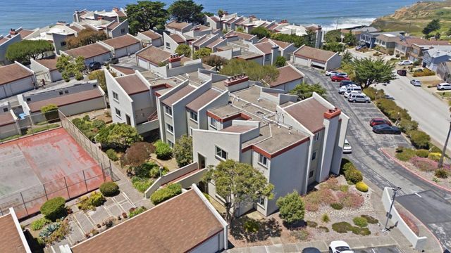 5017 Palmetto Avenue 62, Pacifica, CA 94044