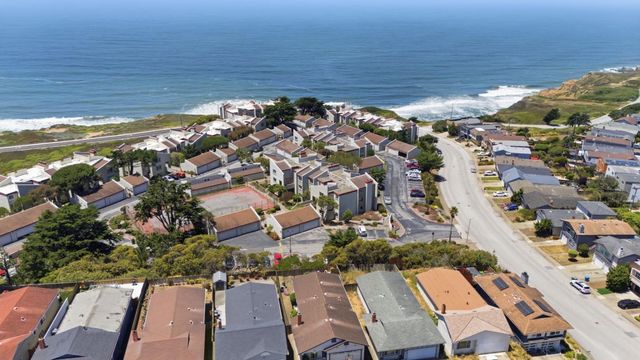 5017 Palmetto Avenue 62, Pacifica, CA 94044
