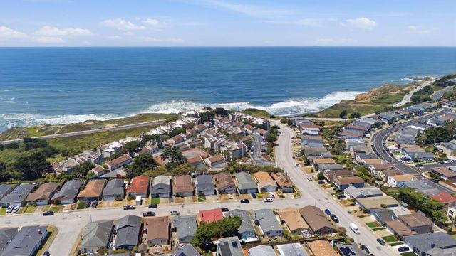 5017 Palmetto Avenue 62, Pacifica, CA 94044