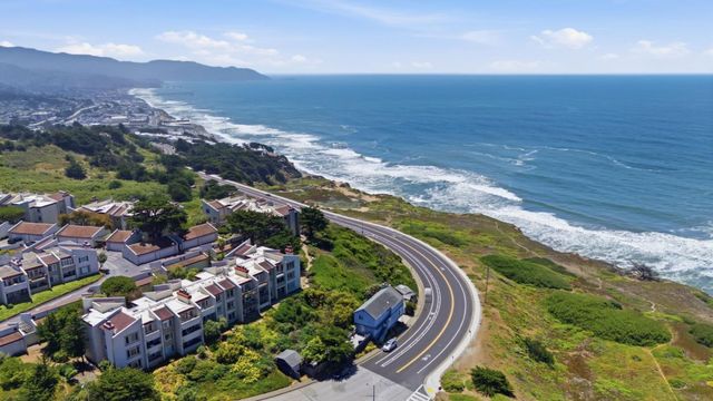5017 Palmetto Avenue 62, Pacifica, CA 94044