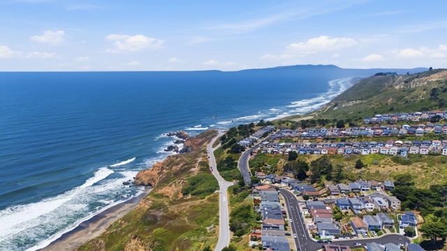 5017 Palmetto Avenue 62, Pacifica, CA 94044