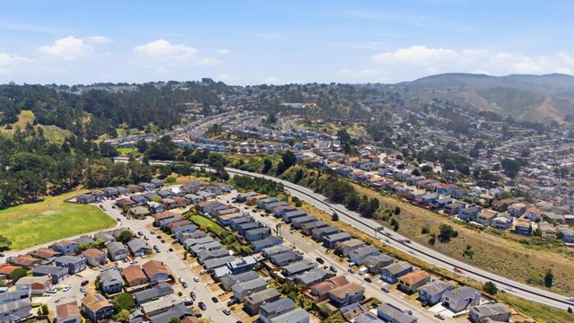 5017 Palmetto Avenue 62, Pacifica, CA 94044