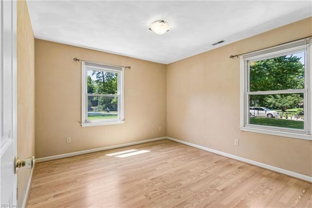 752 Manning Bridge RD, Suffolk, VA 23434