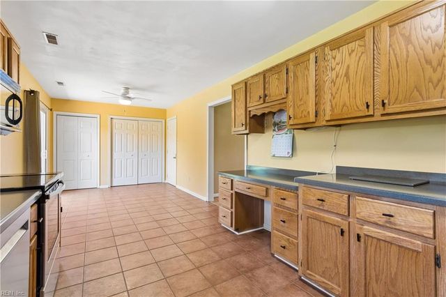 752 Manning Bridge RD, Suffolk, VA 23434