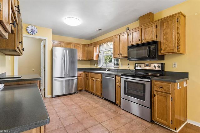 752 Manning Bridge RD, Suffolk, VA 23434