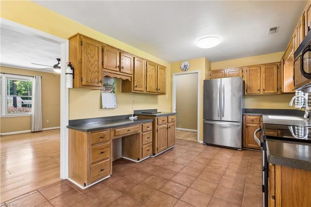 752 Manning Bridge RD, Suffolk, VA 23434