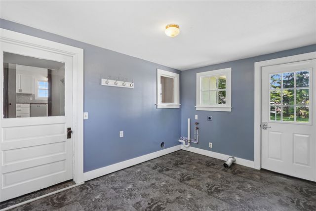 604 8th Avenue, Sully, IA 50251