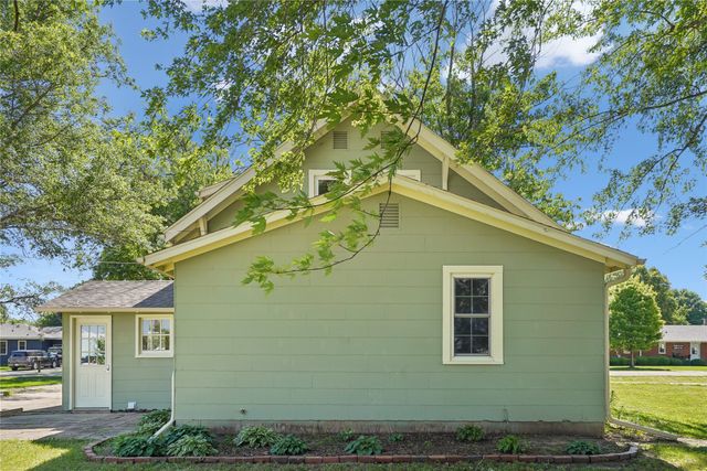604 8th Avenue, Sully, IA 50251