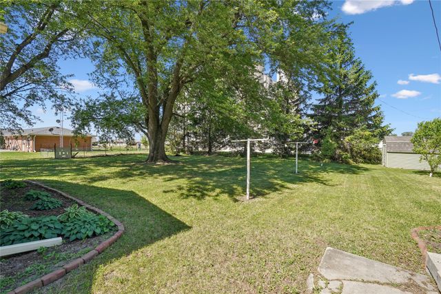 604 8th Avenue, Sully, IA 50251