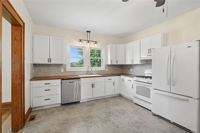 604 8th Avenue, Sully, IA 50251