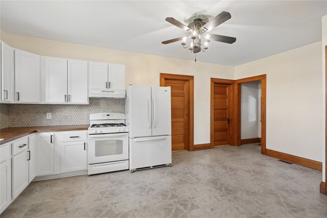 604 8th Avenue, Sully, IA 50251