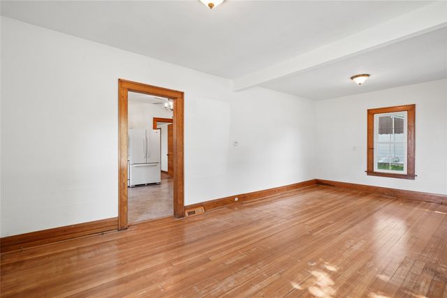604 8th Avenue, Sully, IA 50251