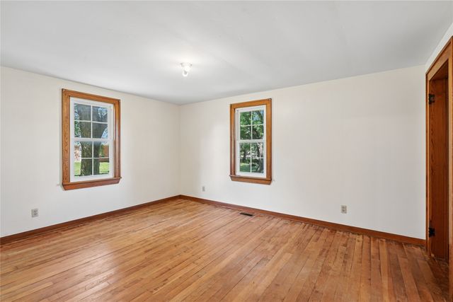 604 8th Avenue, Sully, IA 50251
