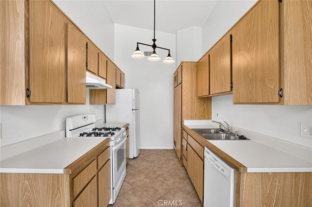 1800 E Old Ranch 166, Colton, CA 92324