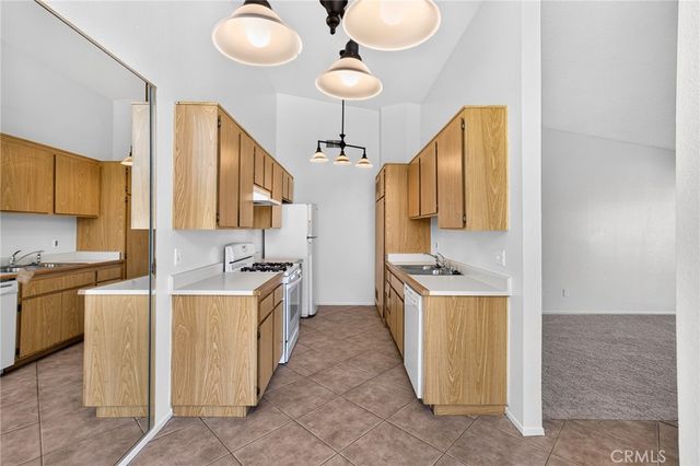 1800 E Old Ranch 166, Colton, CA 92324