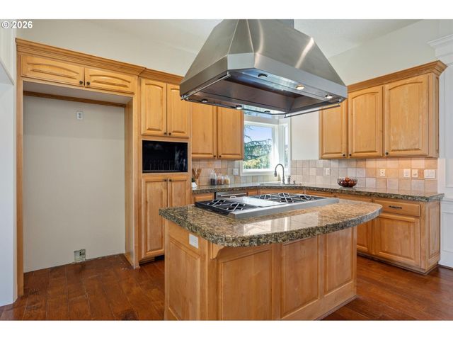 11620 Se BUCKSKIN Ct, Happy Valley, OR 97086