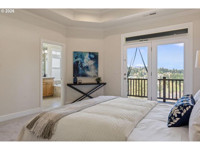 11620 Se BUCKSKIN Ct, Happy Valley, OR 97086