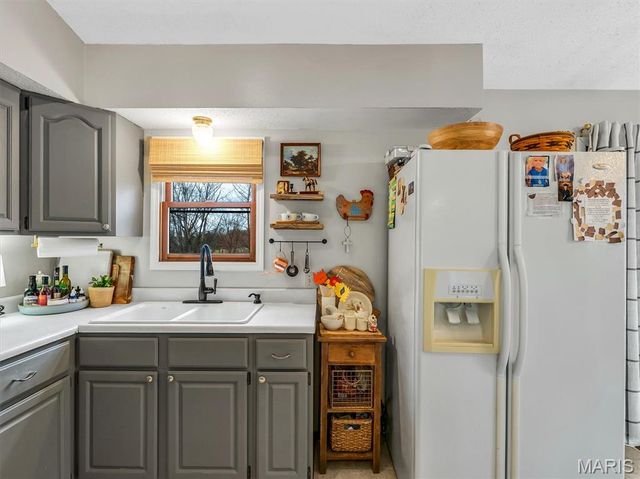 2725 Fantasy Lane, Villa Ridge, MO 63089