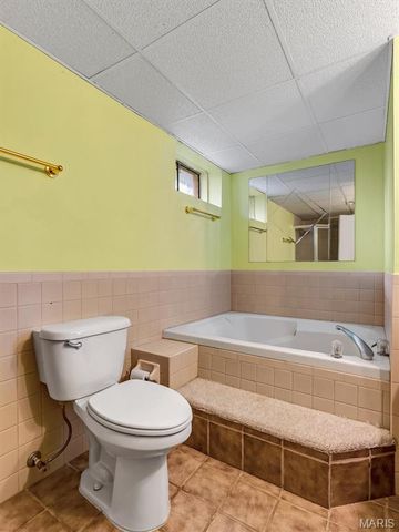 2725 Fantasy Lane, Villa Ridge, MO 63089