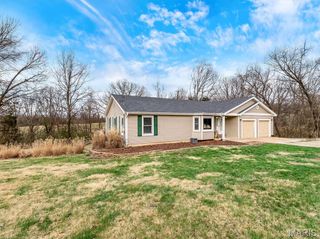 2725 Fantasy Lane, Villa Ridge, MO 63089