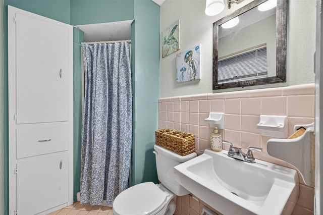 8203 Wilmerdean Street, Houston, TX 77061