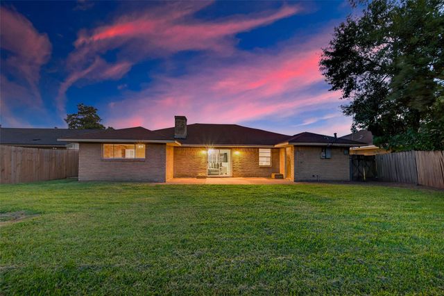 8203 Wilmerdean Street, Houston, TX 77061