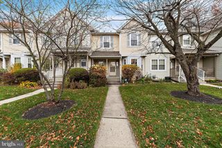 28 STANWYCK CT, Robbinsville, NJ 08691