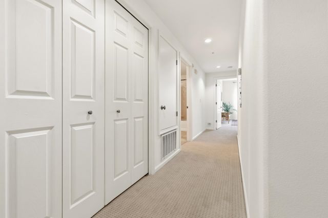 111 Saint Matthews Ave 304, San Mateo, CA 94401