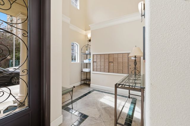 111 Saint Matthews Ave 304, San Mateo, CA 94401