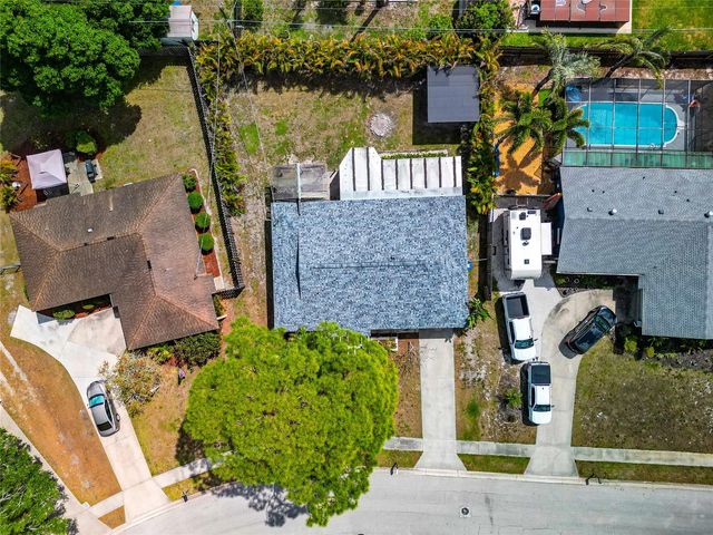 2529 GOLDEN POINCIANA PLACE, Sarasota, FL 34232