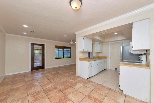 2529 GOLDEN POINCIANA PLACE, Sarasota, FL 34232