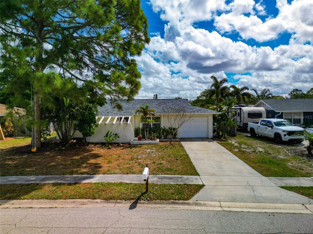 2529 GOLDEN POINCIANA PLACE, Sarasota, FL 34232