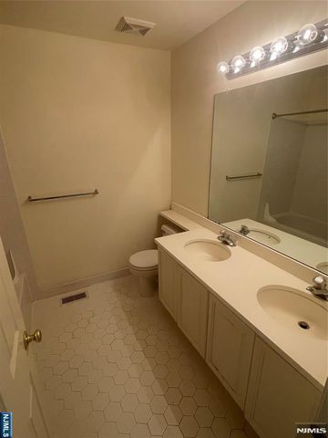 67 Gannet Court, Wayne, NJ 07470