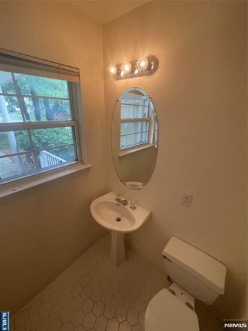 67 Gannet Court, Wayne, NJ 07470