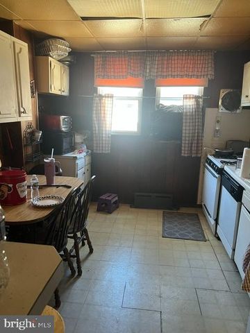 584 E CARVER ST, Philadelphia, PA 19120
