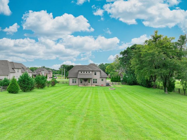 80 Cherokee Dock Rd, Lebanon, TN 37087