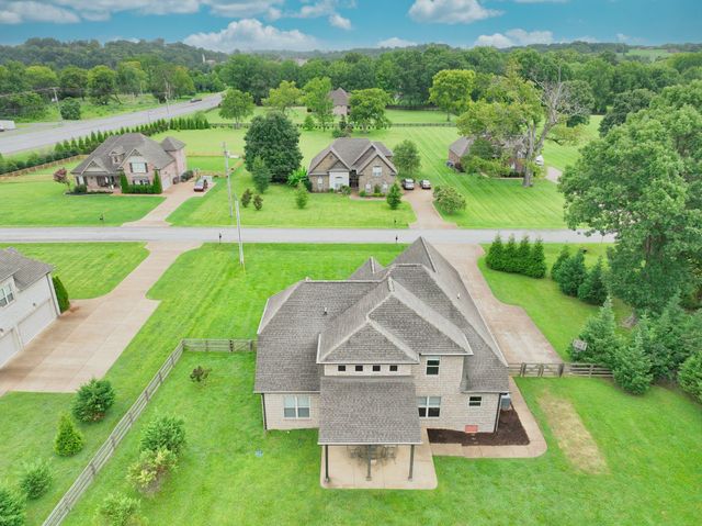 80 Cherokee Dock Rd, Lebanon, TN 37087