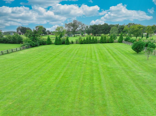 80 Cherokee Dock Rd, Lebanon, TN 37087